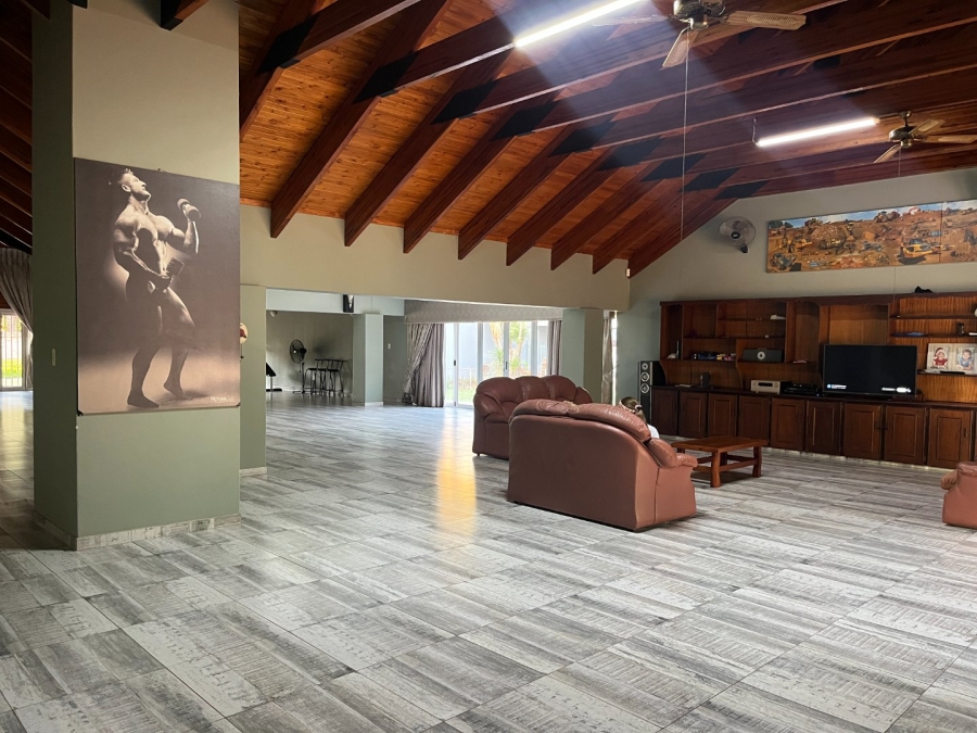 5 Bedroom Property for Sale in Van Der Hoff Park North West